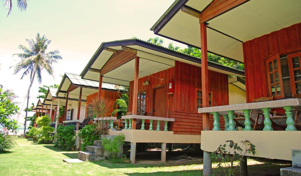 Blue Lotus Resort Baan Tai Quarto foto